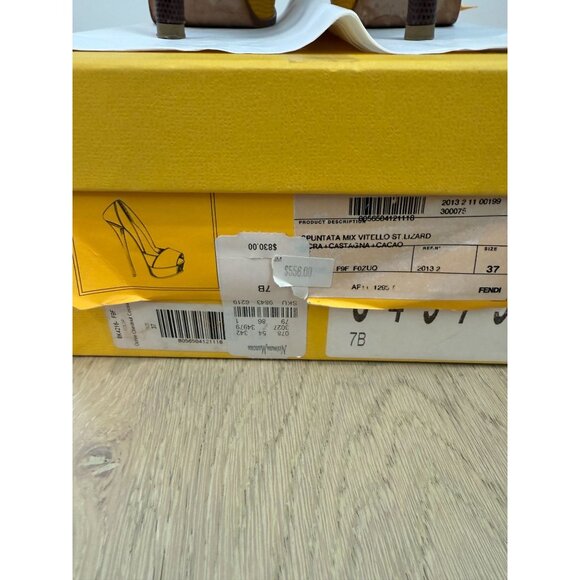 Fendi Peep-Toe, Color-blocked Platform Pumps, size EU 37 - Picture 8 of 16